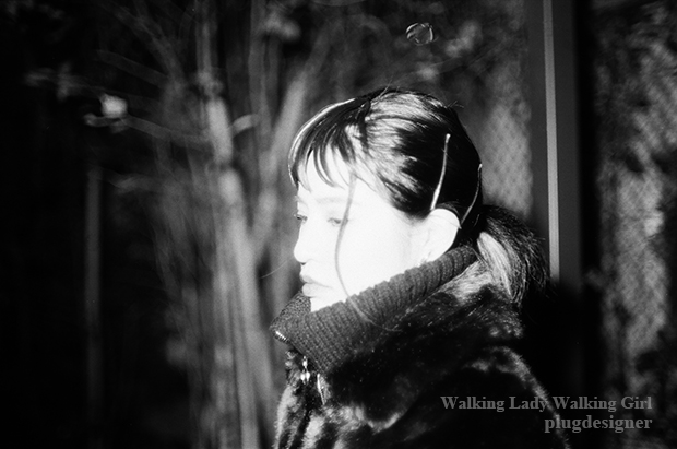 Walking Lady Walking Girl_71