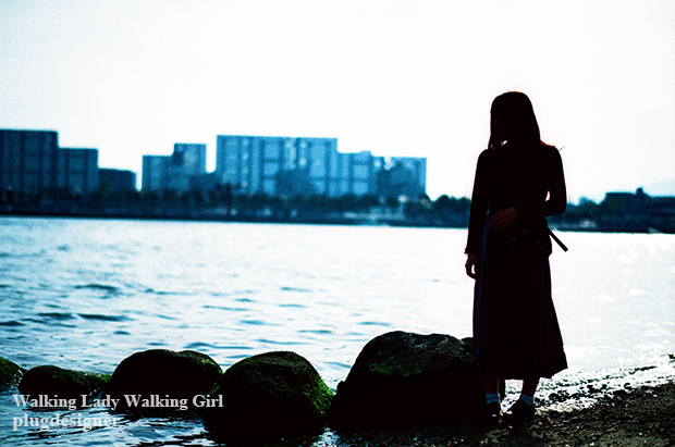 Walking Lady Walking Girl_127