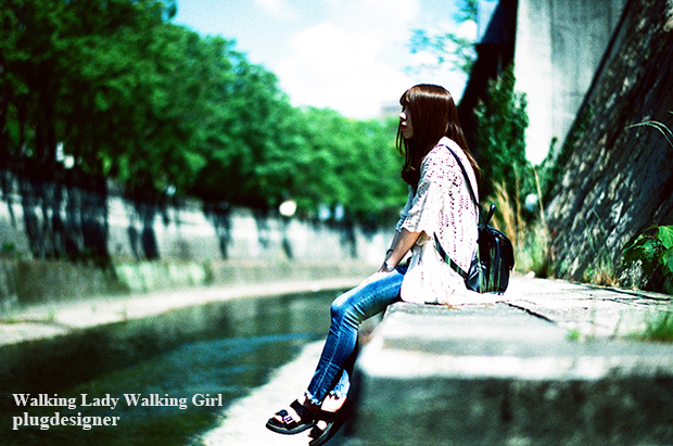 Walking Lady Walking Girl_134