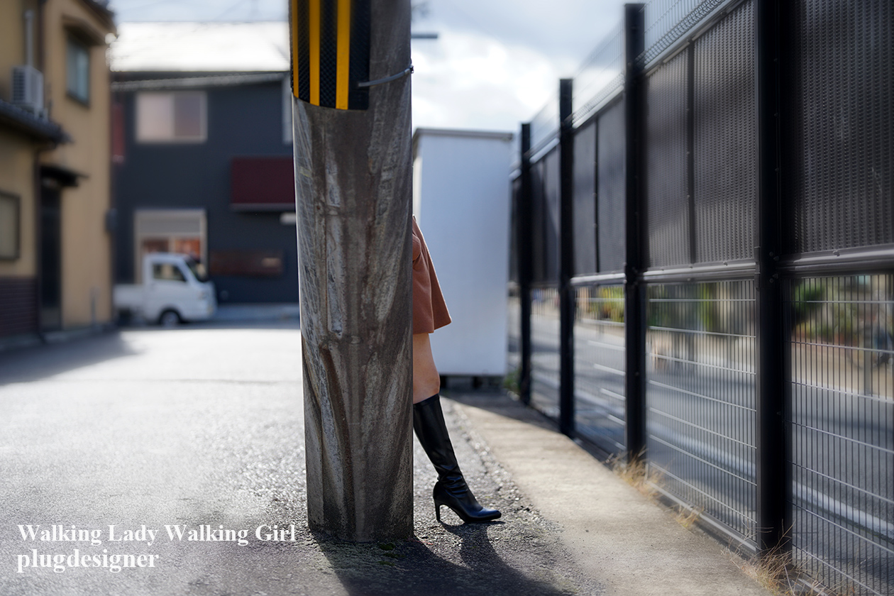 Walking Lady Walking Girl_164