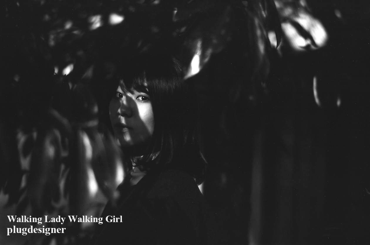 Walking Lady Walking Girl_167